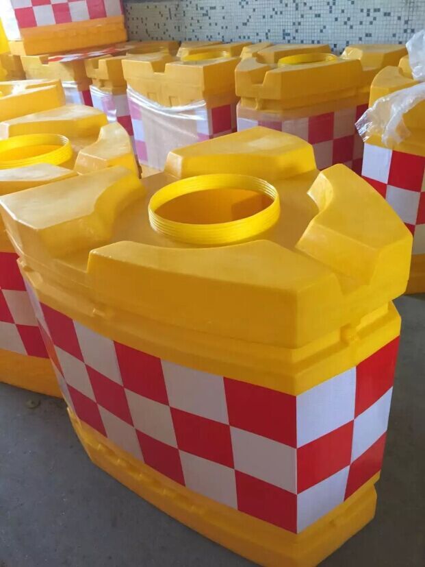 什么是防撞桶_滚塑防撞桶生产厂家_塑料防撞桶批发价格