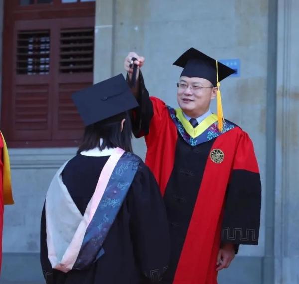 厦门大学毕业_厦门大学线上毕业典礼直播_厦门大学2020届毕业典礼