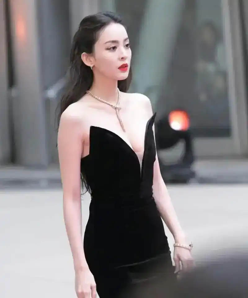 北京电影学院高颜值女演员_北京电影学院毕业明星名单_毕业于北京电影学院