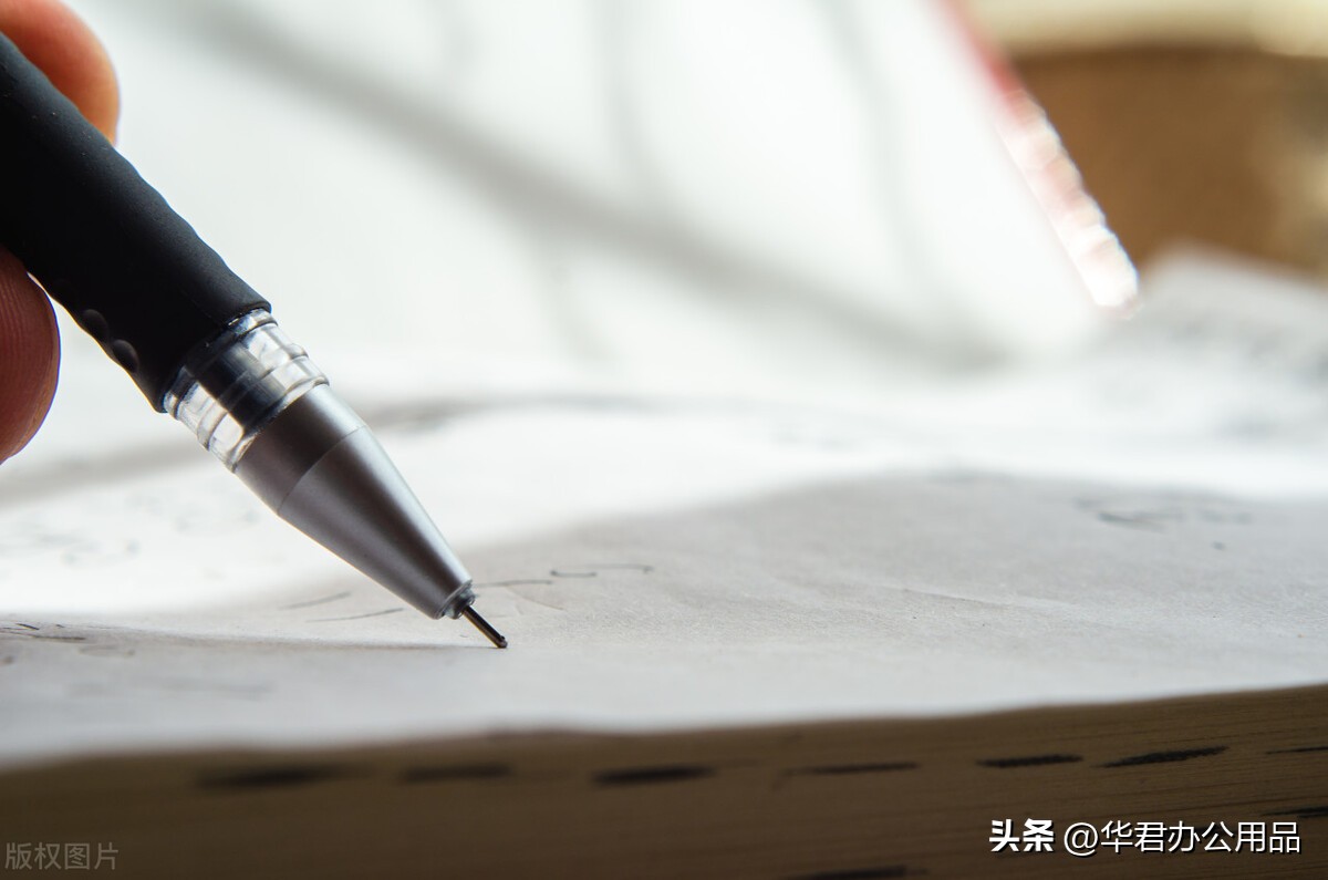 白板笔和油性笔的区别_水性签字笔和油性签字笔区别_签字笔是什么