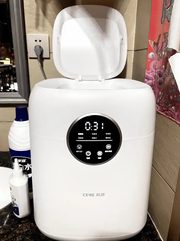 路灯下的大女孩图片_路灯下的大女孩_大路灯上手