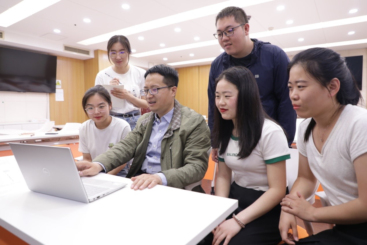 北京交通大学吕兴 教授 优秀青年教师_北京交通大学毕业