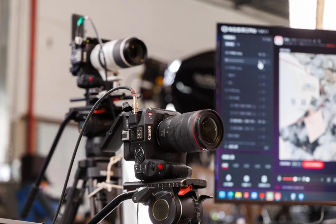 超级时装发布_讯道摄影机_品质直播