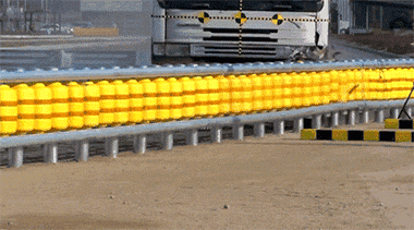 防撞桶作用_旋转防撞桶_防撞桶防撞技术