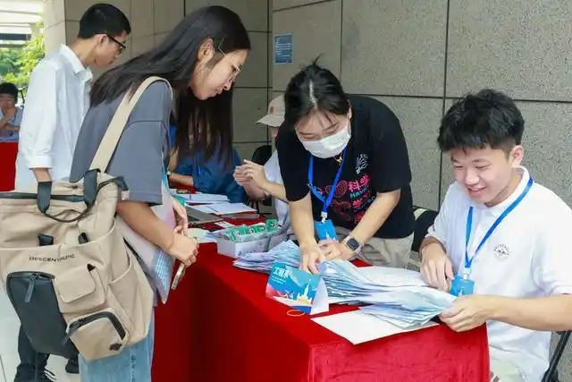 深圳北理莫斯科大学新生报到_深北莫本科招生特点_深圳北理莫斯科大学