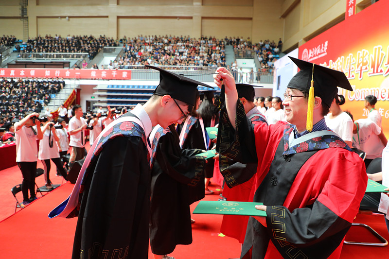 北京师范大学2018届毕业典礼_北京师范大学2018届优秀毕业生_北京师范大学毕业