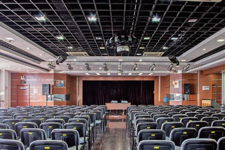 舞台灯光选择_小型舞台灯光布置_舞台灯控台排列