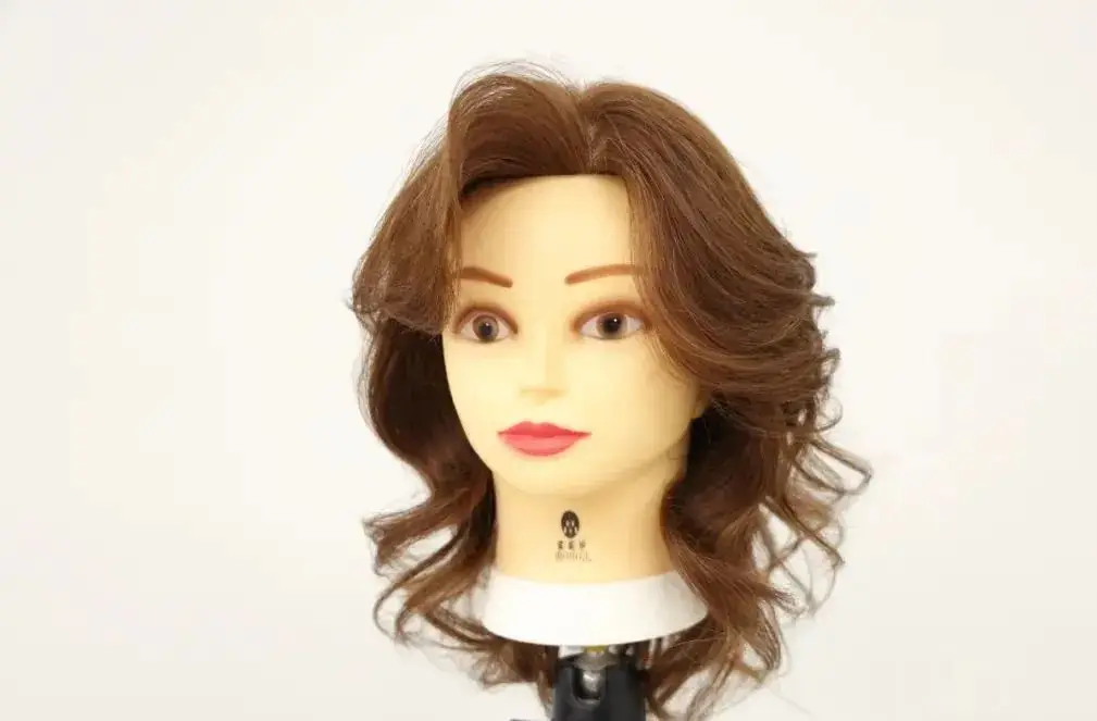 头发水分控制使用发胶_卷发棒怎样卷头发好看_电卷棒造型教程