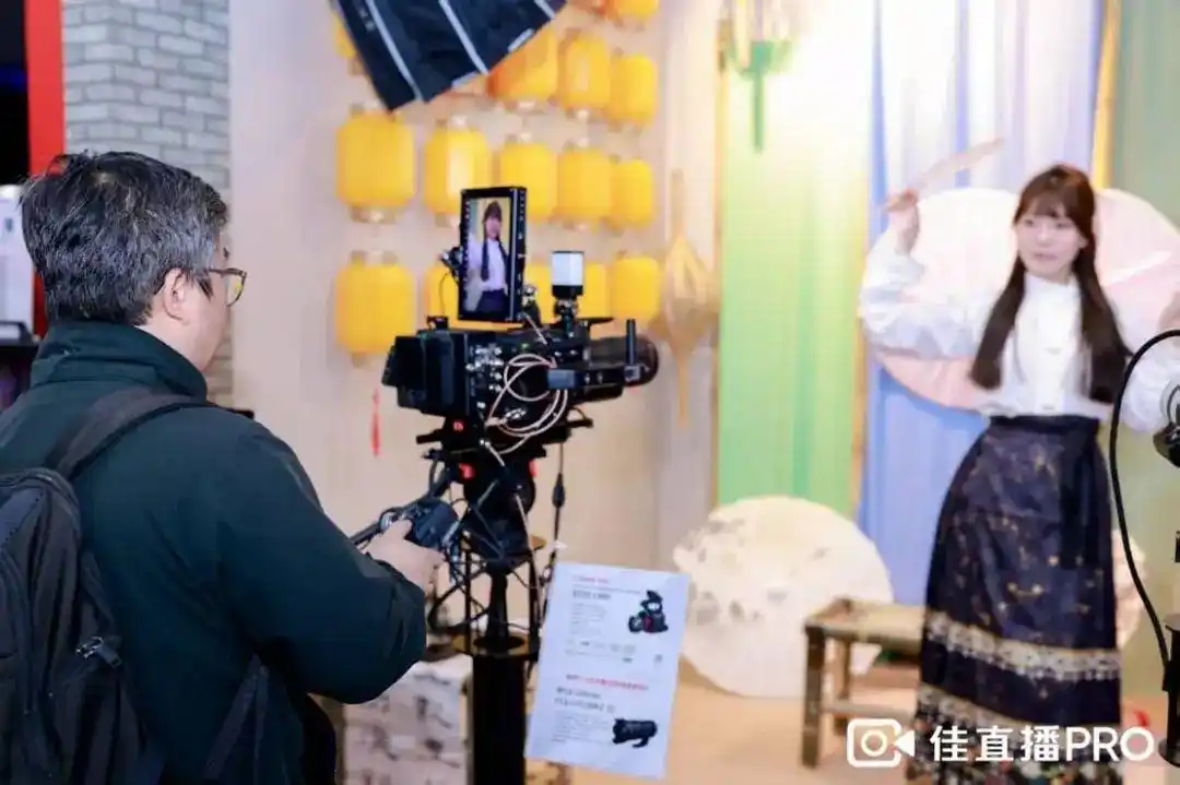 CINEMA EOS 6K全画幅电影机讯道化应用_佳能电影机讯道化直播解决方案_讯道电影机