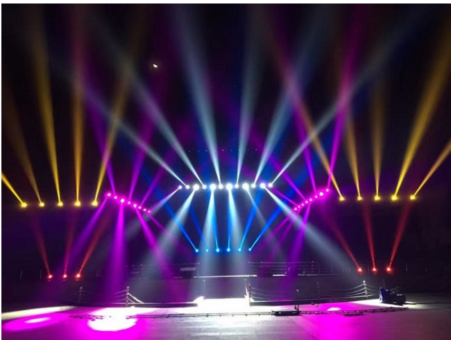 舞池灯具控制设备_舞台灯控台排列_舞台灯光编组