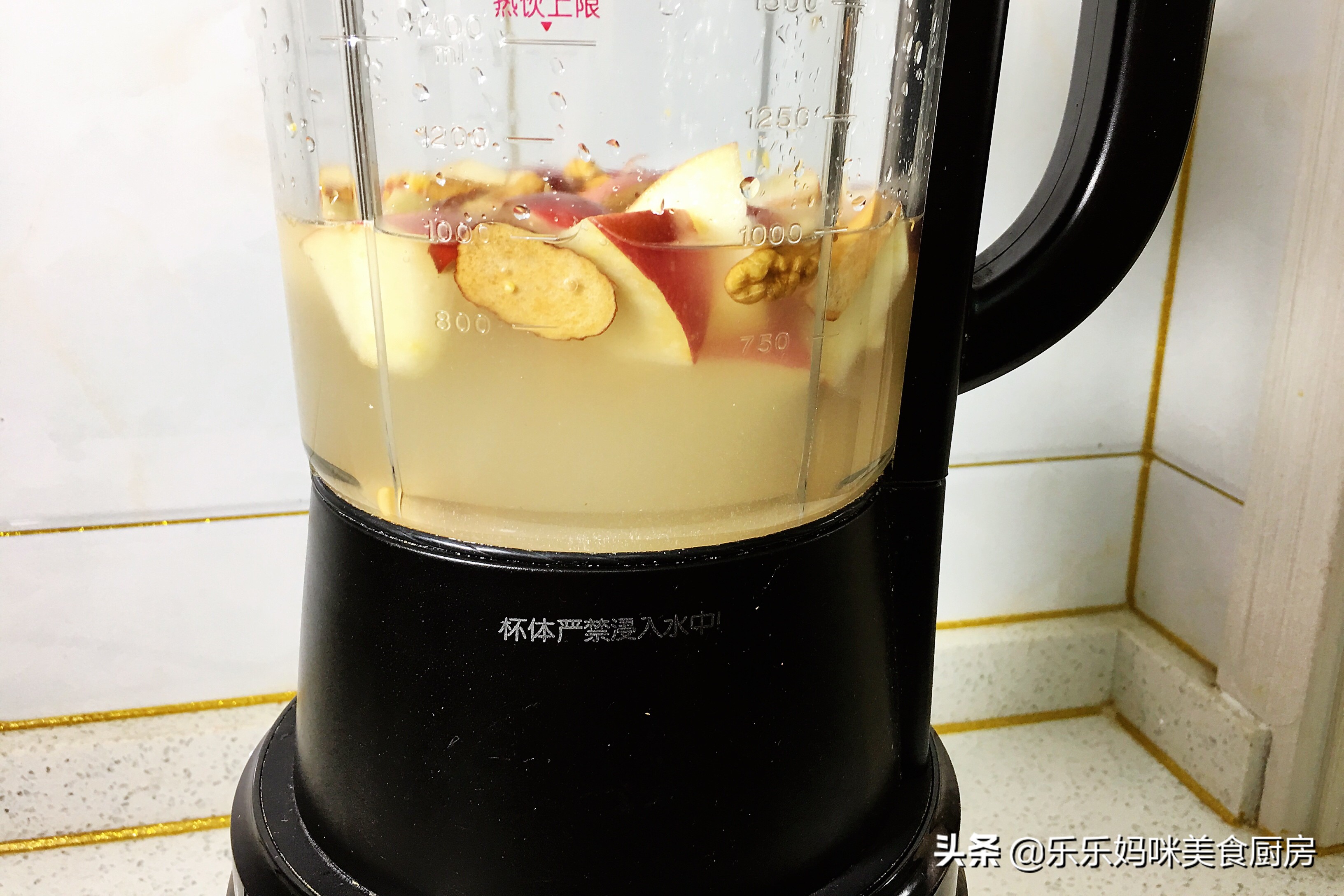 婴儿破壁机食谱大全_冬季破壁机食谱_家常苹果红枣小米米糊做法