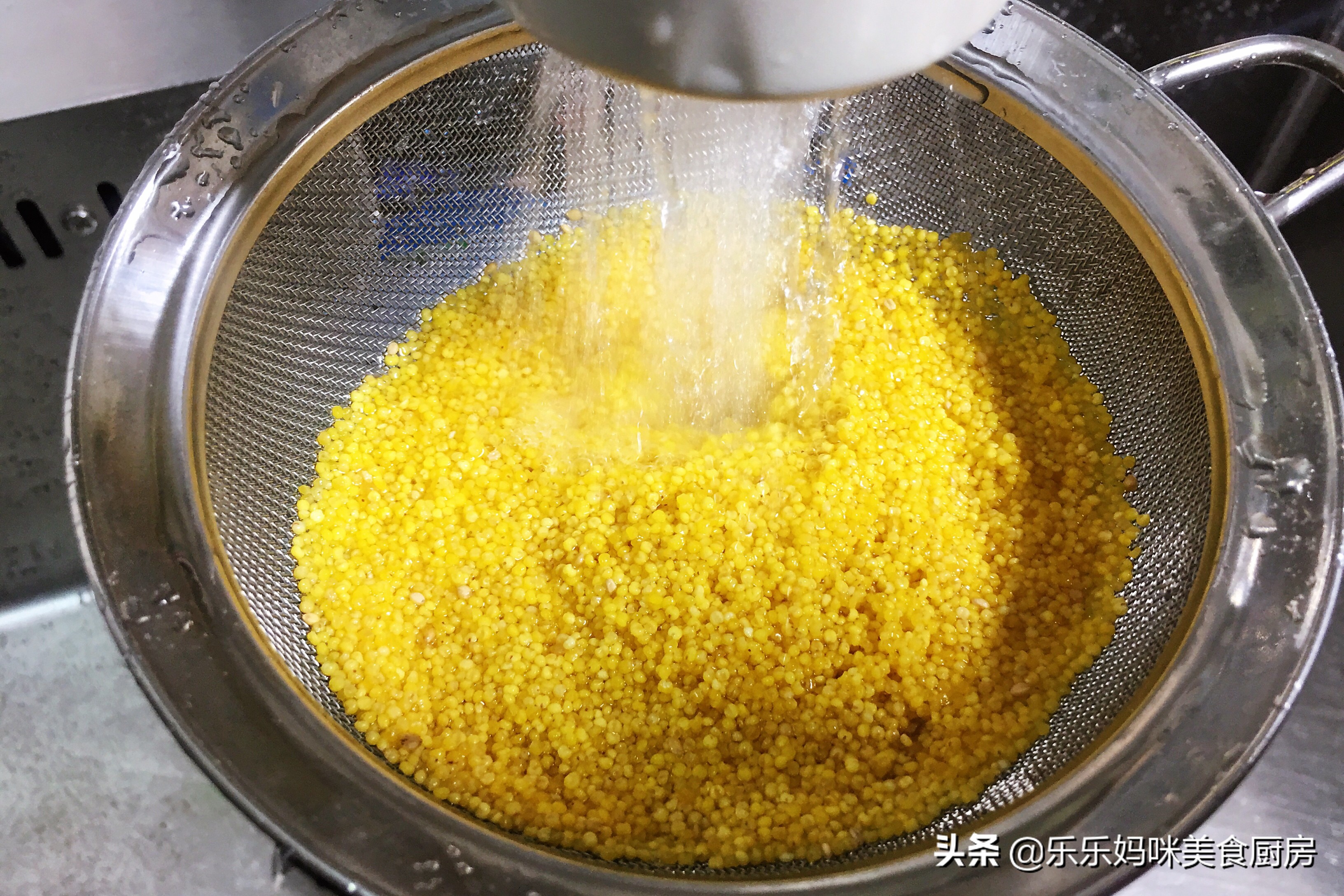 冬季破壁机食谱_家常苹果红枣小米米糊做法_婴儿破壁机食谱大全