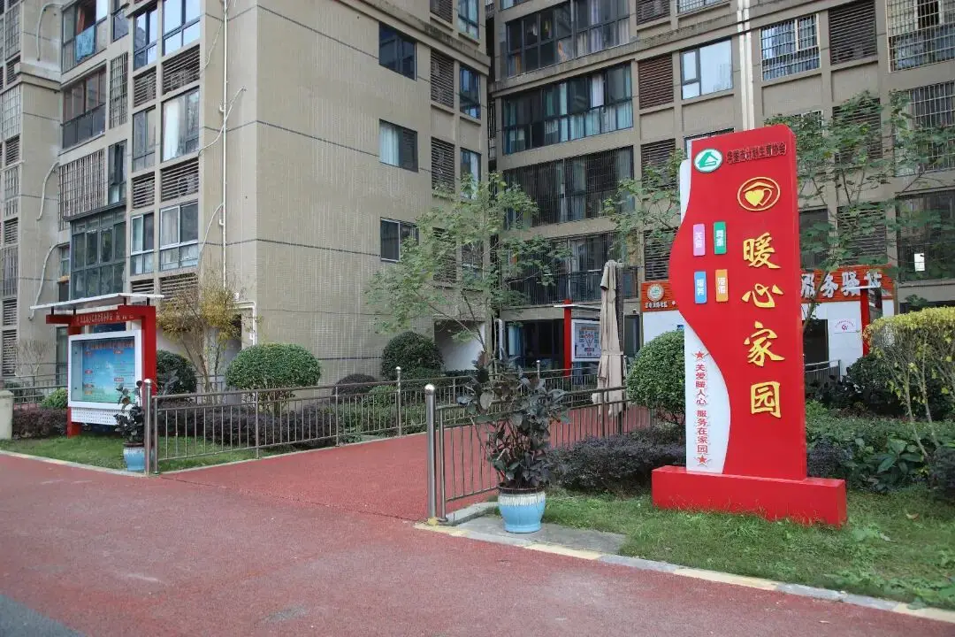 大路灯好不好用_路灯选用_路灯买多少瓦