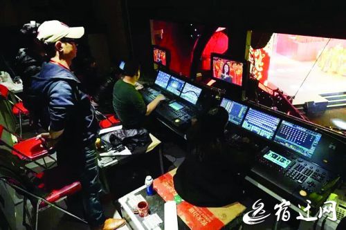 舞台灯控制系统_舞台灯控制台_舞台灯台控制电路图