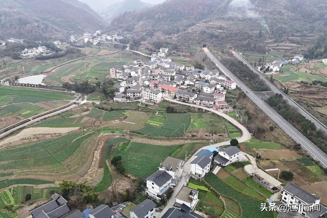 大路灯安装_太阳能路灯安装_三联村_乡村振兴