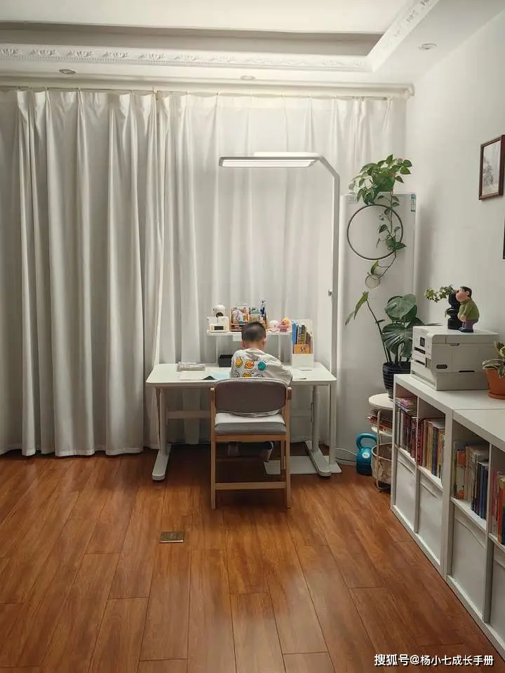 大路灯儿童使用体验_大路灯护眼功能_大路灯使用