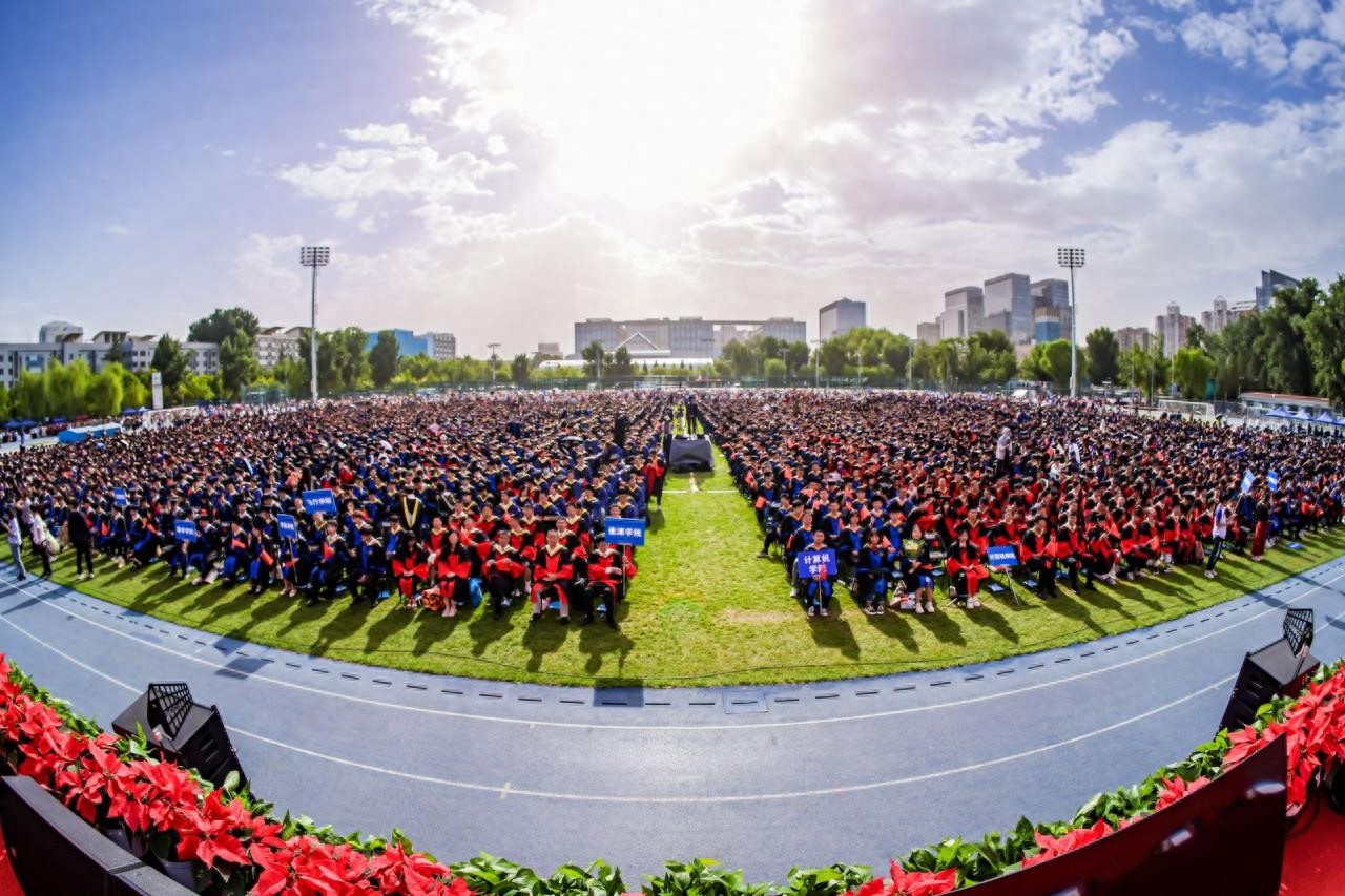 北航校长寄语毕业生_北京航空航天大学毕业典礼_北京航空航天大学毕业