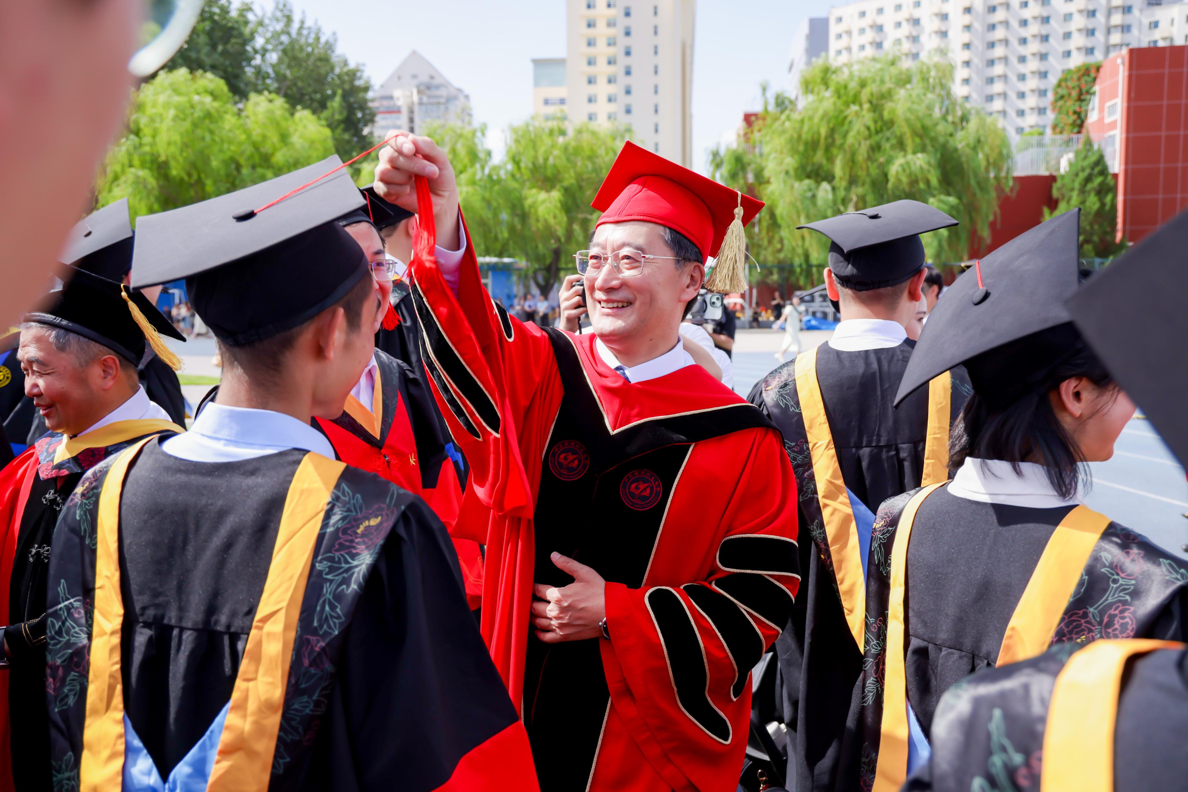 北京航空航天大学毕业典礼_北京航空航天大学毕业_北航校长寄语毕业生