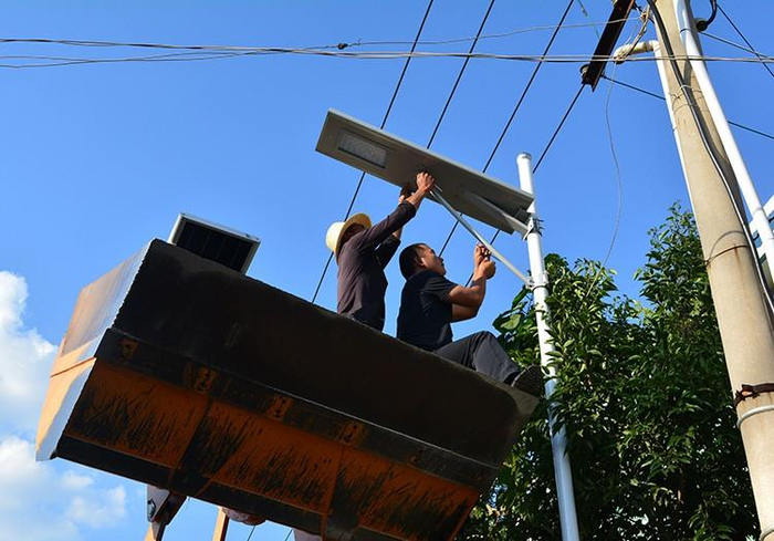 太阳能路灯安装错误_大路灯如何安装_太阳能路灯安装注意事项