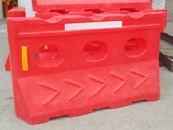 防撞桶批发_交通水马防撞墩_滚塑水马