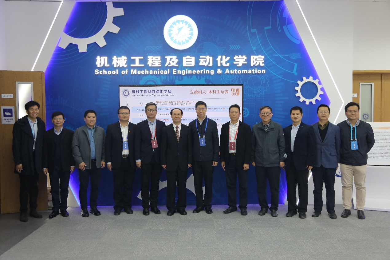 北京航空航天大学校友_北京航空航天大学机械学院建校70周年_校友参观交流展室