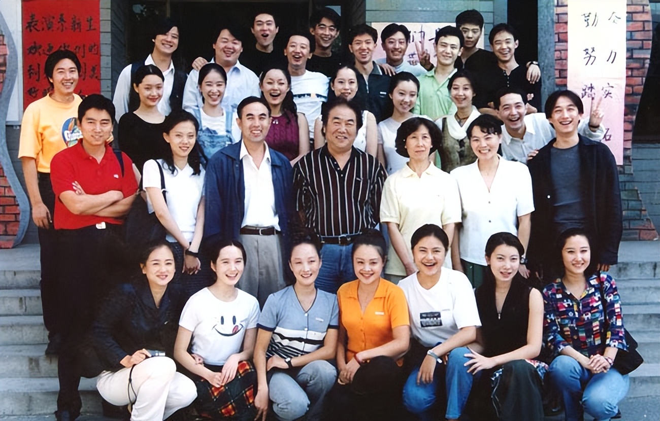 北京电影学院表演系毕业名单_北京电影学院校友_北京电影学院知名校友合照