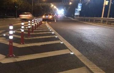 武汉交通设施升级_新型防撞桶_什么是防撞桶