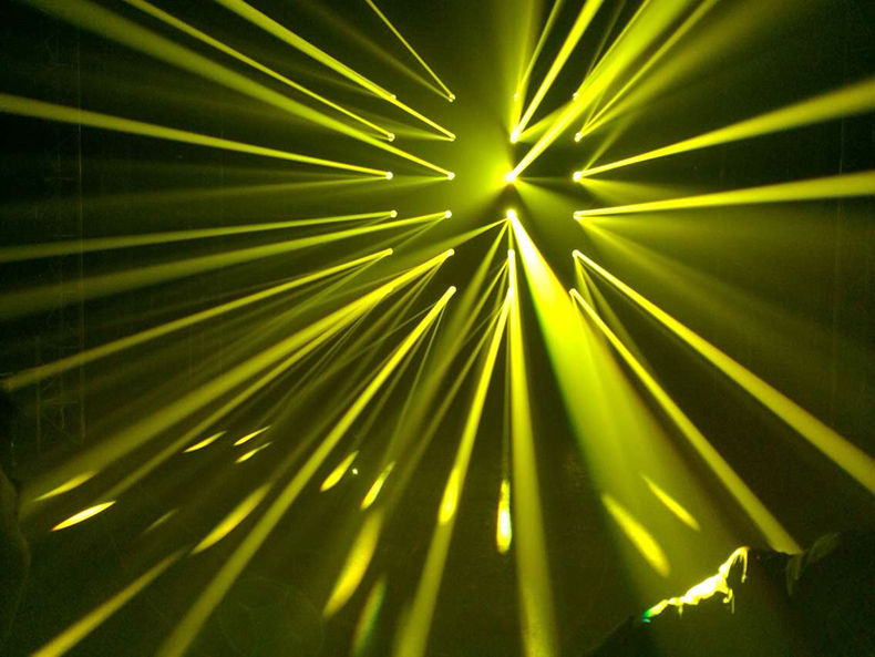 舞台灯控台组合_电脑灯编程方法_舞台灯光控制台