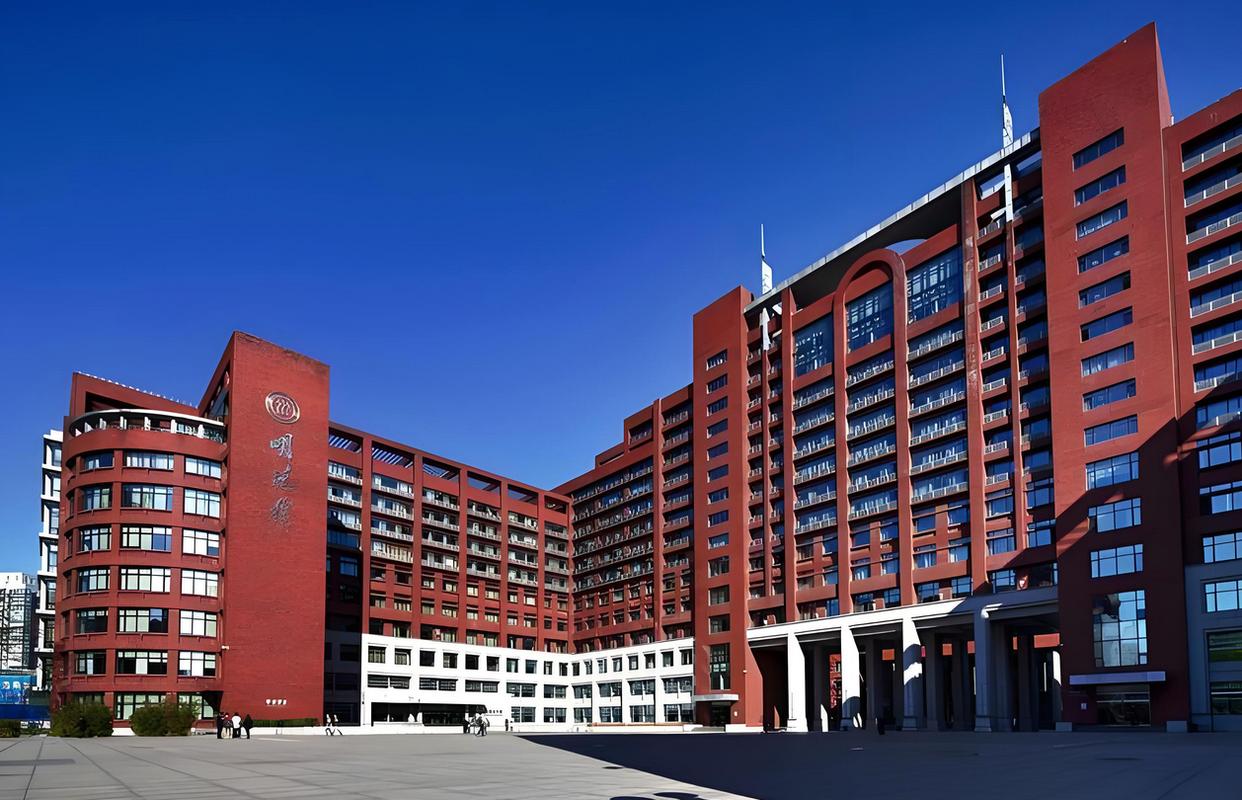 新传专业就业前景_电影学和新闻传播学哪儿个难就业_新闻传播学强校排名