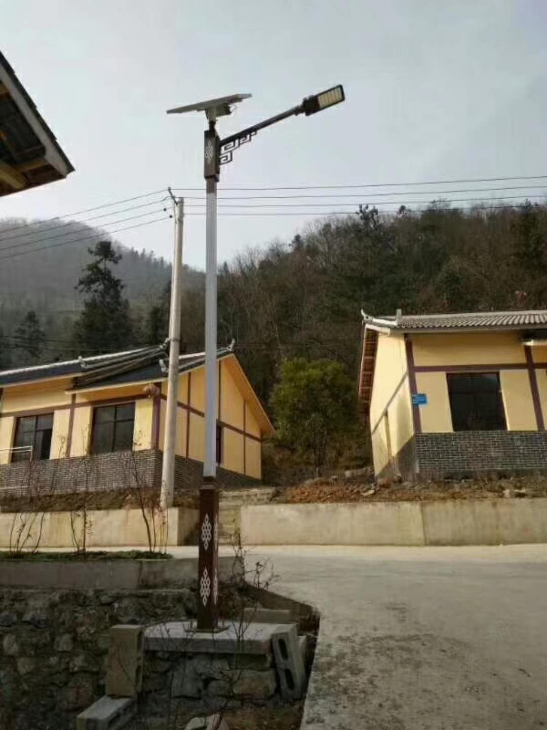 路灯安装视频教程_大路灯如何安装_路灯安装大门方位最好图片