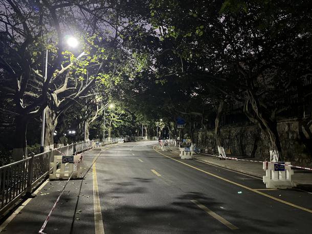 大路灯上手_路灯下的大女孩广场舞_崔子格路灯下的大女孩